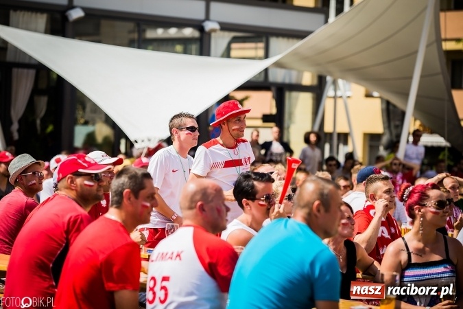 Zdjęcie w galerii na portalu naszraciborz.pl: EURO 2020 w strefie kibica na raciborskim Rynku wiadomości z regionu