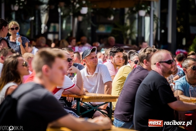 Zdjęcie w galerii na portalu naszraciborz.pl: EURO 2020 w strefie kibica na raciborskim Rynku wiadomości z regionu