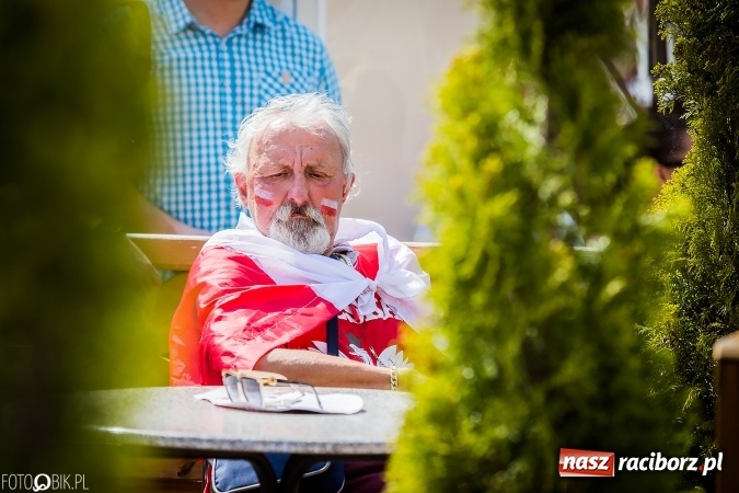 Zdjęcie w galerii na portalu naszraciborz.pl: EURO 2020 w strefie kibica na raciborskim Rynku wiadomości z regionu