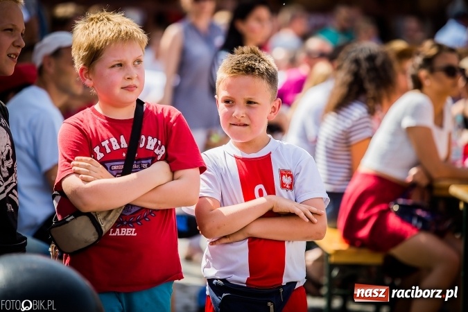 Zdjęcie w galerii na portalu naszraciborz.pl: EURO 2020 w strefie kibica na raciborskim Rynku wiadomości z regionu