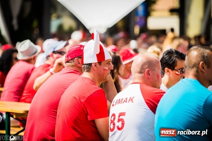 Zdjęcie w galerii na portalu naszraciborz.pl: EURO 2020 w strefie kibica na raciborskim Rynku wiadomości z regionu