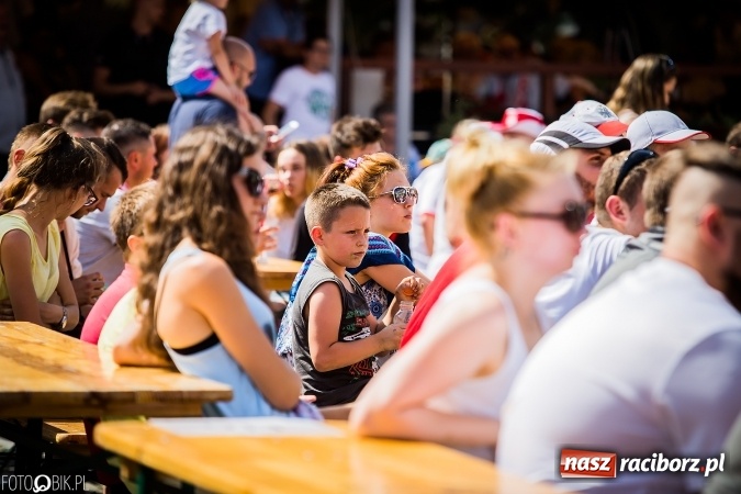 Zdjęcie w galerii na portalu naszraciborz.pl: EURO 2020 w strefie kibica na raciborskim Rynku wiadomości z regionu