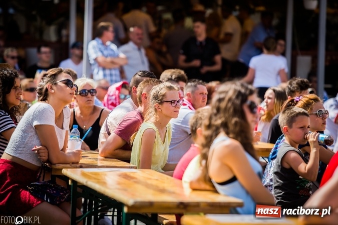 Zdjęcie w galerii na portalu naszraciborz.pl: EURO 2020 w strefie kibica na raciborskim Rynku wiadomości z regionu