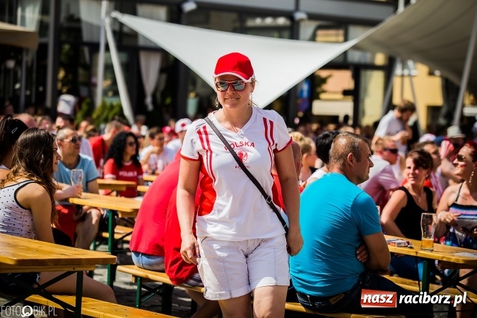 Zdjęcie w galerii na portalu naszraciborz.pl: EURO 2020 w strefie kibica na raciborskim Rynku wiadomości z regionu