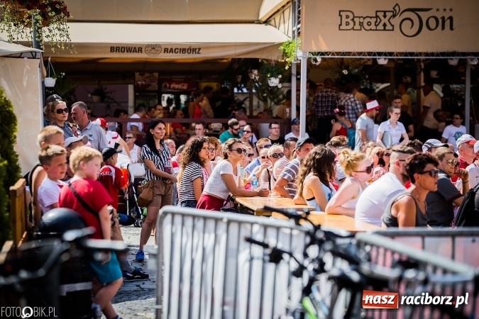 Zdjęcie w galerii na portalu naszraciborz.pl: EURO 2020 w strefie kibica na raciborskim Rynku wiadomości z regionu