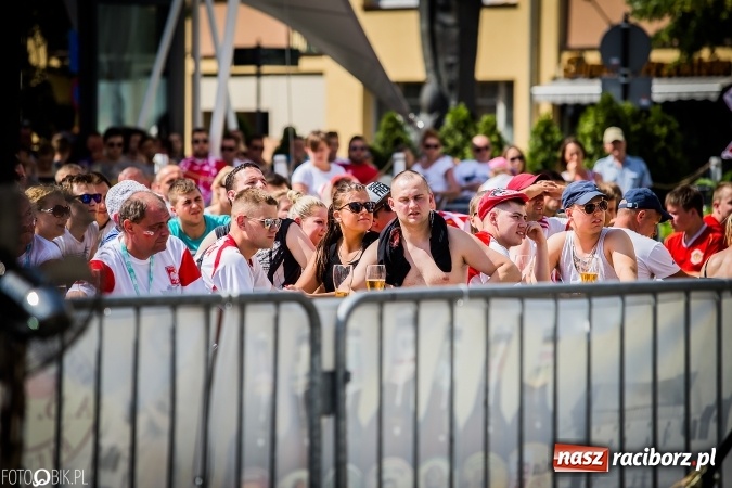Zdjęcie w galerii na portalu naszraciborz.pl: EURO 2020 w strefie kibica na raciborskim Rynku wiadomości z regionu