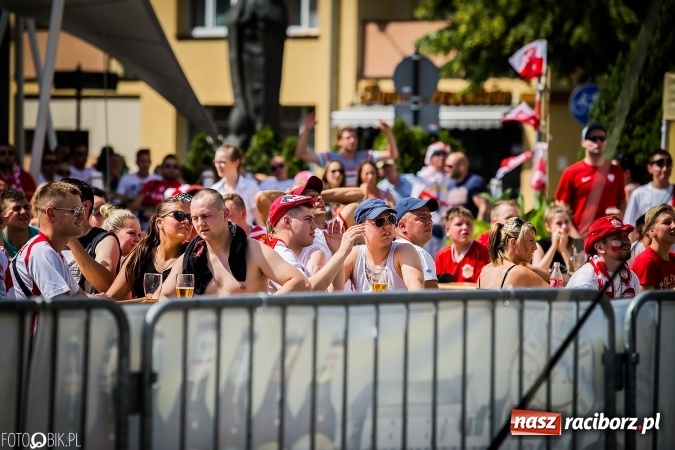 Zdjęcie w galerii na portalu naszraciborz.pl: EURO 2020 w strefie kibica na raciborskim Rynku wiadomości z regionu