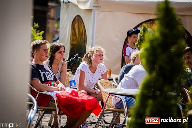 Zdjęcie w galerii na portalu naszraciborz.pl: EURO 2020 w strefie kibica na raciborskim Rynku wiadomości z regionu