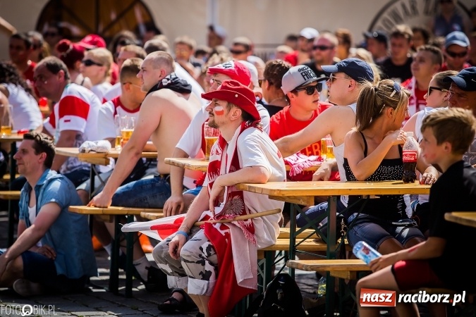 Zdjęcie w galerii na portalu naszraciborz.pl: EURO 2020 w strefie kibica na raciborskim Rynku wiadomości z regionu