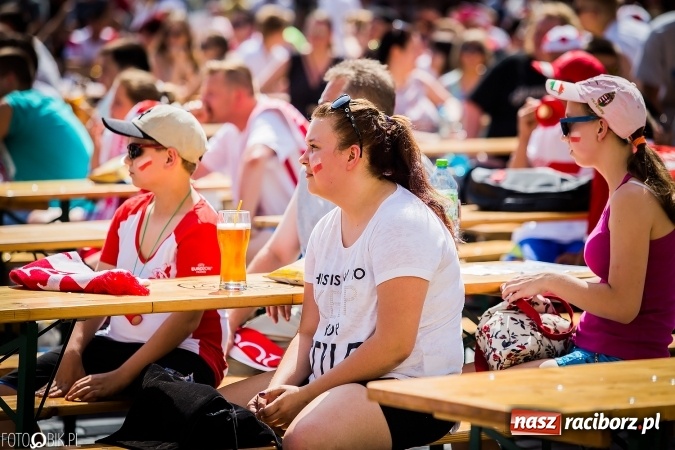 Zdjęcie w galerii na portalu naszraciborz.pl: EURO 2020 w strefie kibica na raciborskim Rynku wiadomości z regionu
