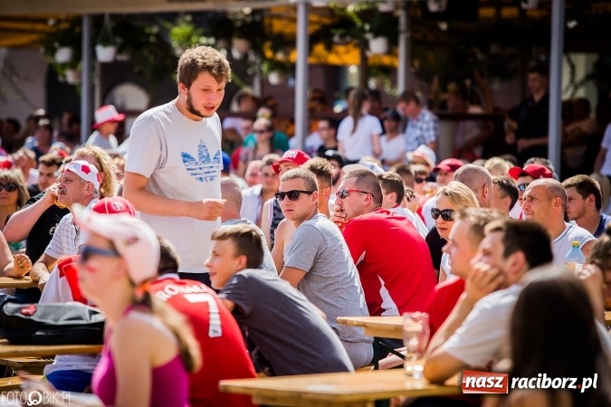 Zdjęcie w galerii na portalu naszraciborz.pl: EURO 2020 w strefie kibica na raciborskim Rynku wiadomości z regionu