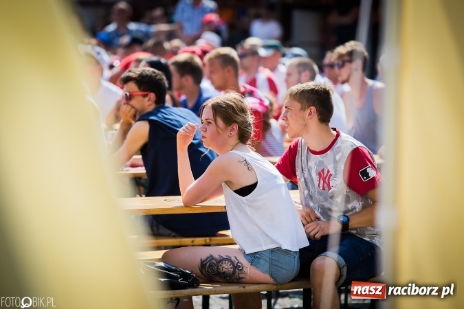 Zdjęcie w galerii na portalu naszraciborz.pl: EURO 2020 w strefie kibica na raciborskim Rynku wiadomości z regionu