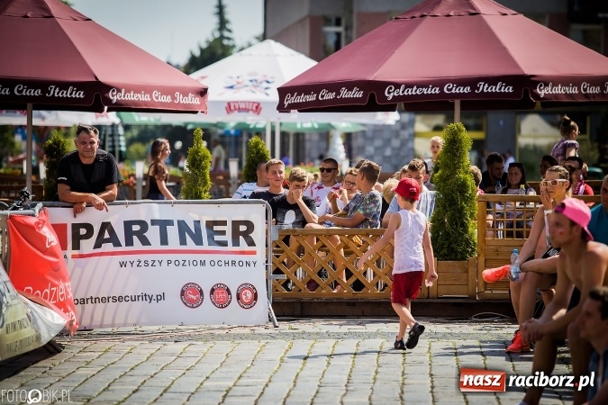 Zdjęcie w galerii na portalu naszraciborz.pl: EURO 2020 w strefie kibica na raciborskim Rynku wiadomości z regionu