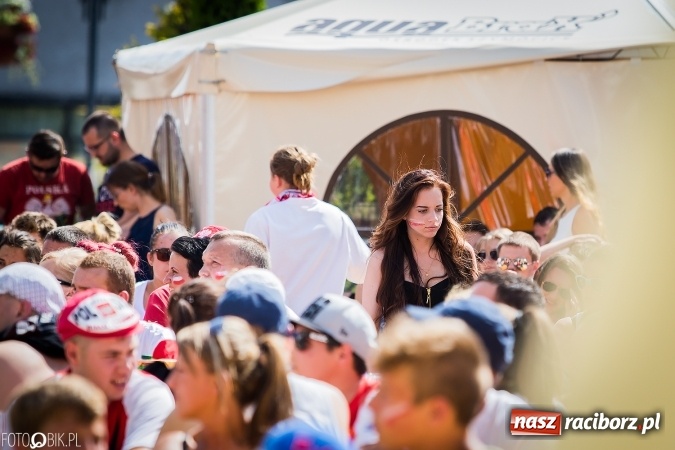 Zdjęcie w galerii na portalu naszraciborz.pl: EURO 2020 w strefie kibica na raciborskim Rynku wiadomości z regionu