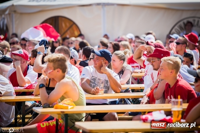 Zdjęcie w galerii na portalu naszraciborz.pl: EURO 2020 w strefie kibica na raciborskim Rynku wiadomości z regionu