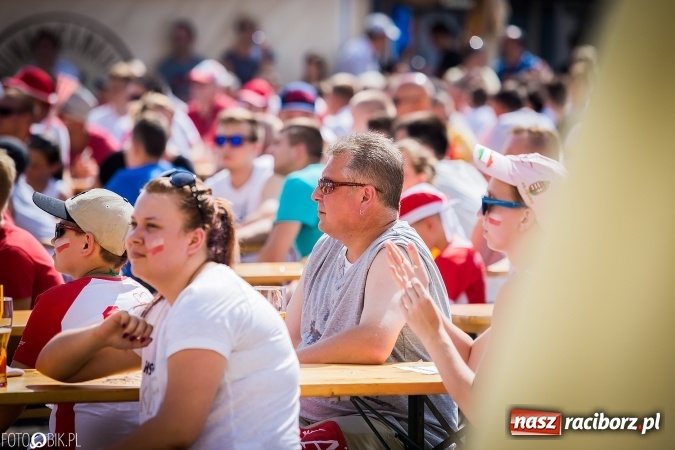 Zdjęcie w galerii na portalu naszraciborz.pl: EURO 2020 w strefie kibica na raciborskim Rynku wiadomości z regionu