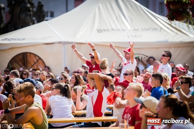 Zdjęcie w galerii na portalu naszraciborz.pl: EURO 2020 w strefie kibica na raciborskim Rynku wiadomości z regionu