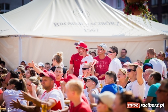 Zdjęcie w galerii na portalu naszraciborz.pl: EURO 2020 w strefie kibica na raciborskim Rynku wiadomości z regionu