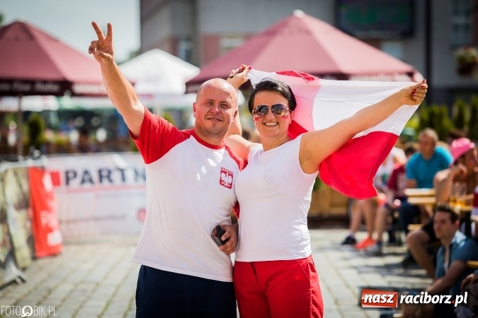 Zdjęcie w galerii na portalu naszraciborz.pl: EURO 2020 w strefie kibica na raciborskim Rynku wiadomości z regionu