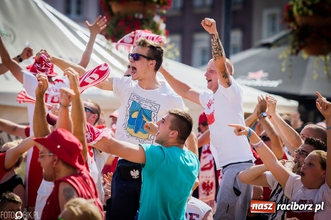 Zdjęcie w galerii na portalu naszraciborz.pl: EURO 2020 w strefie kibica na raciborskim Rynku wiadomości z regionu