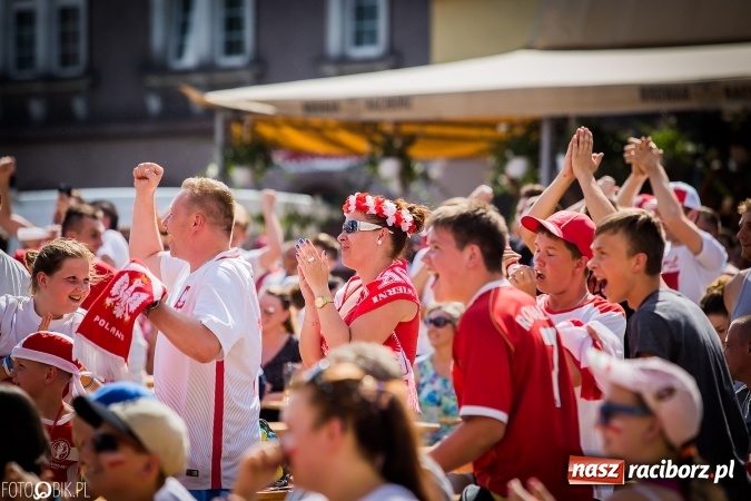 Zdjęcie w galerii na portalu naszraciborz.pl: EURO 2020 w strefie kibica na raciborskim Rynku wiadomości z regionu
