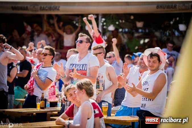 Zdjęcie w galerii na portalu naszraciborz.pl: EURO 2020 w strefie kibica na raciborskim Rynku wiadomości z regionu