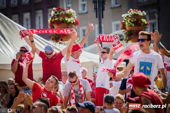 Zdjęcie w galerii na portalu naszraciborz.pl: EURO 2020 w strefie kibica na raciborskim Rynku wiadomości z regionu