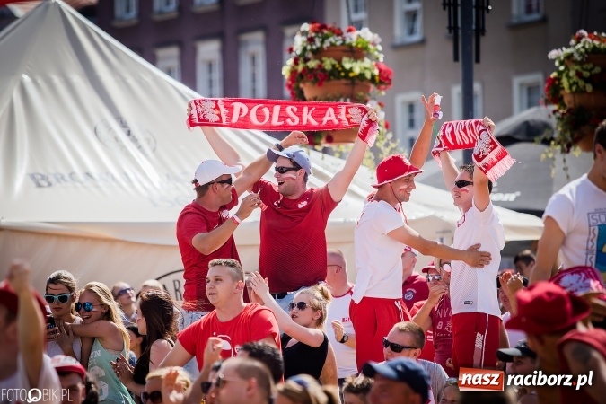 Zdjęcie w galerii na portalu naszraciborz.pl: EURO 2020 w strefie kibica na raciborskim Rynku wiadomości z regionu