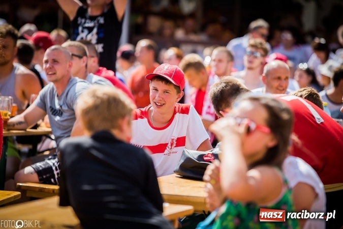 Zdjęcie w galerii na portalu naszraciborz.pl: EURO 2020 w strefie kibica na raciborskim Rynku wiadomości z regionu
