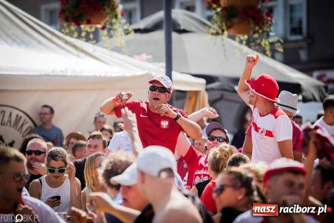 Zdjęcie w galerii na portalu naszraciborz.pl: EURO 2020 w strefie kibica na raciborskim Rynku wiadomości z regionu