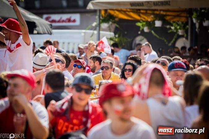 Zdjęcie w galerii na portalu naszraciborz.pl: EURO 2020 w strefie kibica na raciborskim Rynku wiadomości z regionu