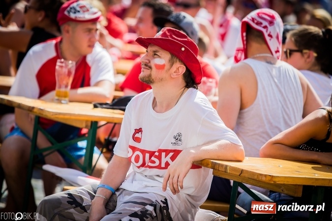 Zdjęcie w galerii na portalu naszraciborz.pl: EURO 2020 w strefie kibica na raciborskim Rynku wiadomości z regionu