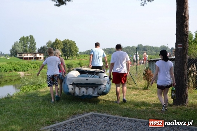 Zdjęcie w galerii na portalu naszraciborz.pl: Graniczne meandry otwarte. Gmina Krzyżanowice i miasto Bogumin oficjalnie rozpoczęli sezon wodniacki  wiadomości z regionu