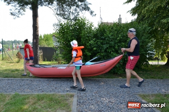 Zdjęcie w galerii na portalu naszraciborz.pl: Graniczne meandry otwarte. Gmina Krzyżanowice i miasto Bogumin oficjalnie rozpoczęli sezon wodniacki  wiadomości z regionu