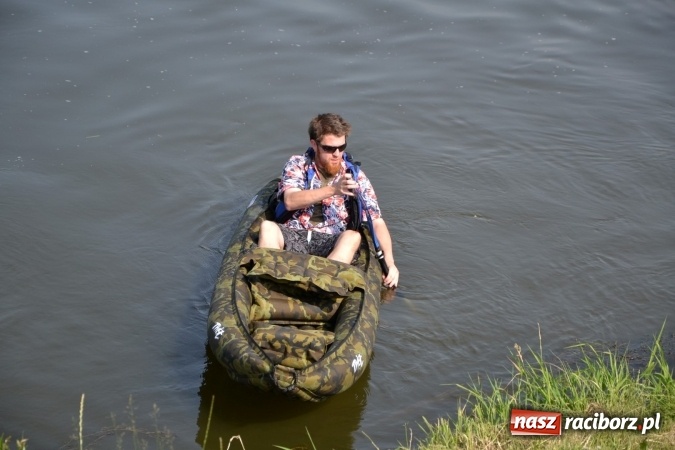 Zdjęcie w galerii na portalu naszraciborz.pl: Graniczne meandry otwarte. Gmina Krzyżanowice i miasto Bogumin oficjalnie rozpoczęli sezon wodniacki  wiadomości z regionu