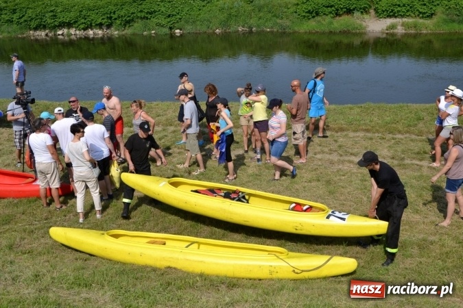 Zdjęcie w galerii na portalu naszraciborz.pl: Graniczne meandry otwarte. Gmina Krzyżanowice i miasto Bogumin oficjalnie rozpoczęli sezon wodniacki  wiadomości z regionu