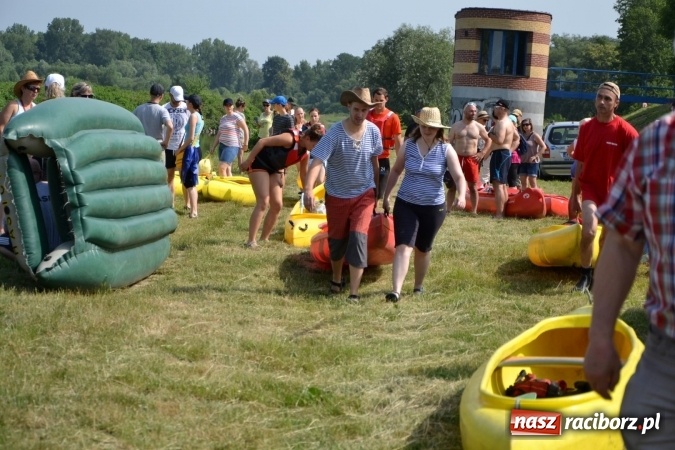 Zdjęcie w galerii na portalu naszraciborz.pl: Graniczne meandry otwarte. Gmina Krzyżanowice i miasto Bogumin oficjalnie rozpoczęli sezon wodniacki  wiadomości z regionu