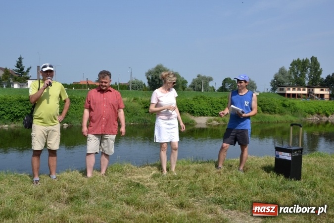 Zdjęcie w galerii na portalu naszraciborz.pl: Graniczne meandry otwarte. Gmina Krzyżanowice i miasto Bogumin oficjalnie rozpoczęli sezon wodniacki  wiadomości z regionu