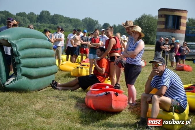 Zdjęcie w galerii na portalu naszraciborz.pl: Graniczne meandry otwarte. Gmina Krzyżanowice i miasto Bogumin oficjalnie rozpoczęli sezon wodniacki  wiadomości z regionu
