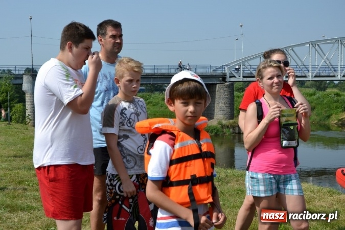 Zdjęcie w galerii na portalu naszraciborz.pl: Graniczne meandry otwarte. Gmina Krzyżanowice i miasto Bogumin oficjalnie rozpoczęli sezon wodniacki  wiadomości z regionu