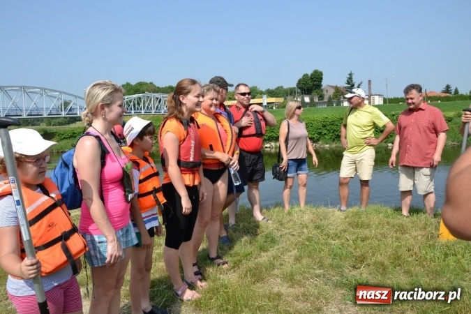 Zdjęcie w galerii na portalu naszraciborz.pl: Graniczne meandry otwarte. Gmina Krzyżanowice i miasto Bogumin oficjalnie rozpoczęli sezon wodniacki  wiadomości z regionu