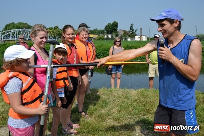 Zdjęcie w galerii na portalu naszraciborz.pl: Graniczne meandry otwarte. Gmina Krzyżanowice i miasto Bogumin oficjalnie rozpoczęli sezon wodniacki  wiadomości z regionu
