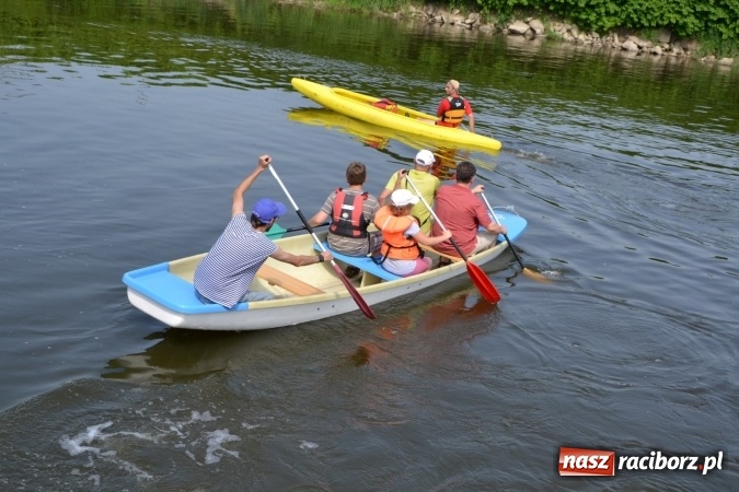 Zdjęcie w galerii na portalu naszraciborz.pl: Graniczne meandry otwarte. Gmina Krzyżanowice i miasto Bogumin oficjalnie rozpoczęli sezon wodniacki  wiadomości z regionu