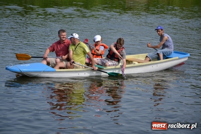 Zdjęcie w galerii na portalu naszraciborz.pl: Graniczne meandry otwarte. Gmina Krzyżanowice i miasto Bogumin oficjalnie rozpoczęli sezon wodniacki  wiadomości z regionu