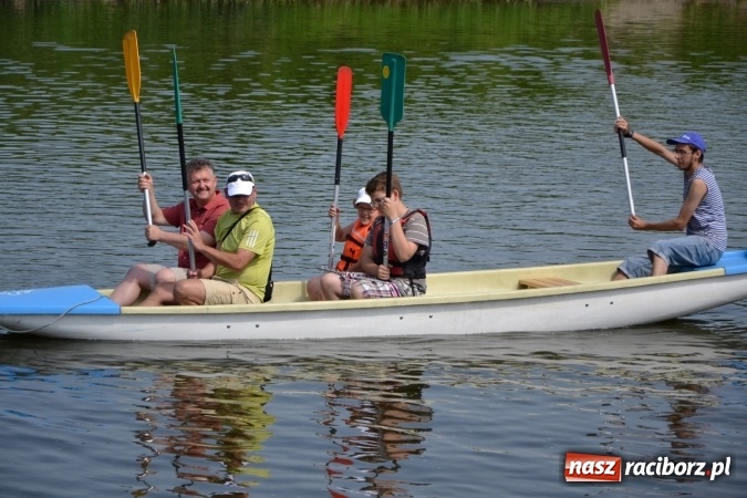 Zdjęcie w galerii na portalu naszraciborz.pl: Graniczne meandry otwarte. Gmina Krzyżanowice i miasto Bogumin oficjalnie rozpoczęli sezon wodniacki  wiadomości z regionu