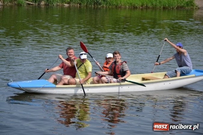 Zdjęcie w galerii na portalu naszraciborz.pl: Graniczne meandry otwarte. Gmina Krzyżanowice i miasto Bogumin oficjalnie rozpoczęli sezon wodniacki  wiadomości z regionu