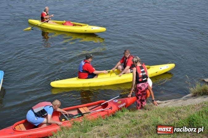 Zdjęcie w galerii na portalu naszraciborz.pl: Graniczne meandry otwarte. Gmina Krzyżanowice i miasto Bogumin oficjalnie rozpoczęli sezon wodniacki  wiadomości z regionu