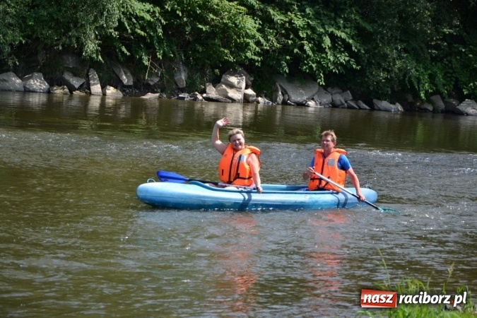 Zdjęcie w galerii na portalu naszraciborz.pl: Graniczne meandry otwarte. Gmina Krzyżanowice i miasto Bogumin oficjalnie rozpoczęli sezon wodniacki  wiadomości z regionu