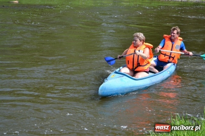 Zdjęcie w galerii na portalu naszraciborz.pl: Graniczne meandry otwarte. Gmina Krzyżanowice i miasto Bogumin oficjalnie rozpoczęli sezon wodniacki  wiadomości z regionu
