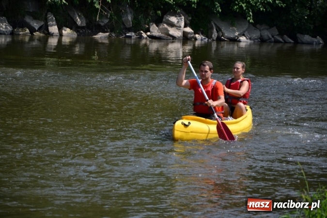 Zdjęcie w galerii na portalu naszraciborz.pl: Graniczne meandry otwarte. Gmina Krzyżanowice i miasto Bogumin oficjalnie rozpoczęli sezon wodniacki  wiadomości z regionu